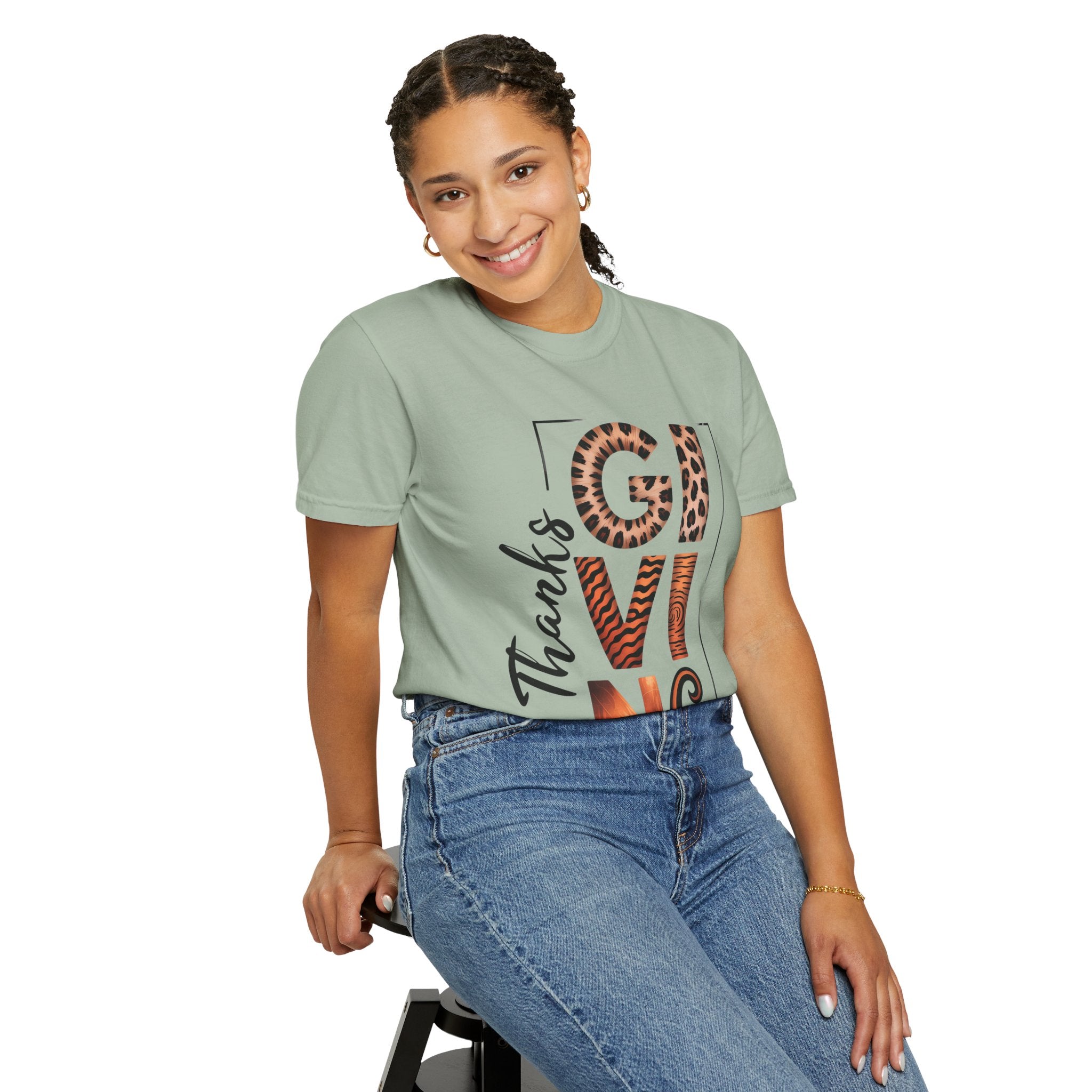 Fall T-Shirts and Sweatshirts Collection Giving Thanks T-Shirt Thanksgiving Graphic Tee with Leopard & Wood Pattern Letters