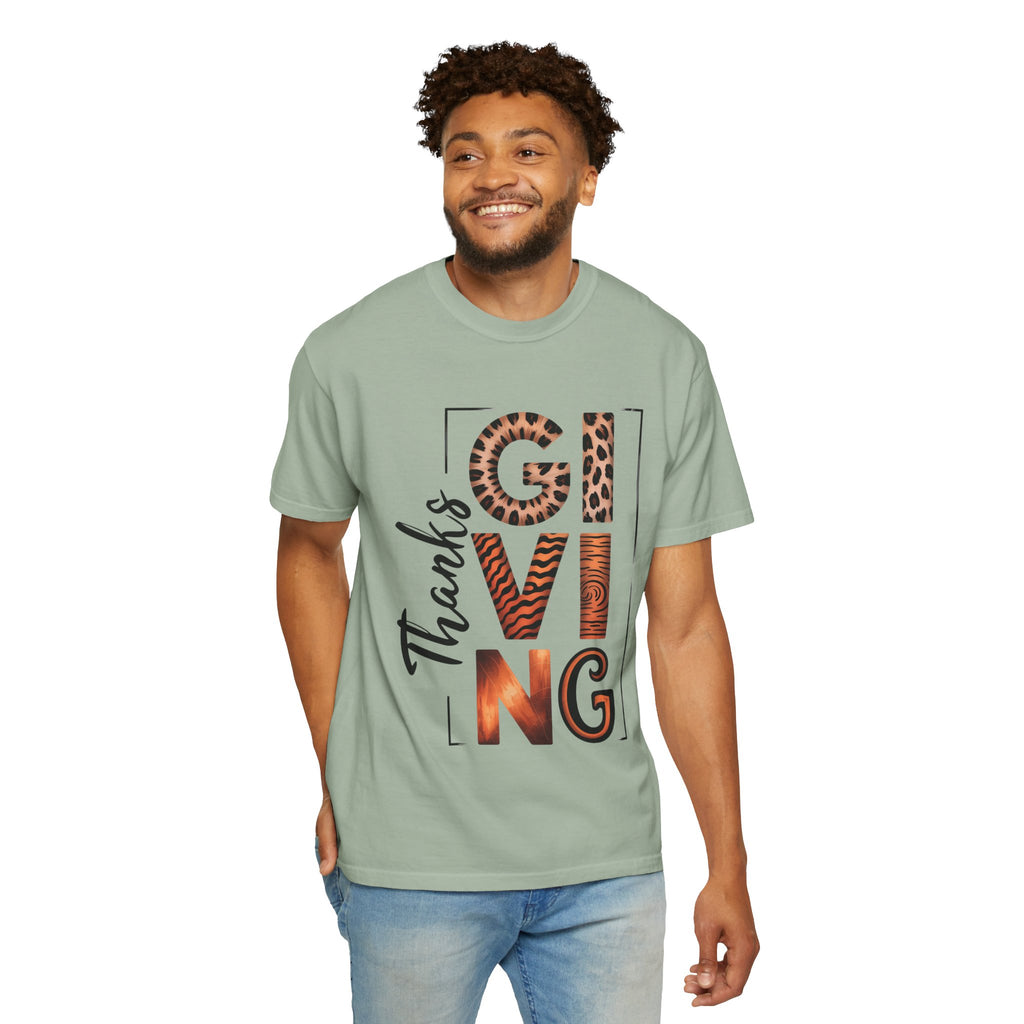 Fall T-Shirts and Sweatshirts Collection Giving Thanks T-Shirt Thanksgiving Graphic Tee with Leopard & Wood Pattern Letters