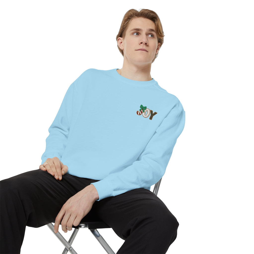 JOY Floral Crewneck Sweatshirt — Holiday Botanical Graphic Christmas T-Shirt & Sweater