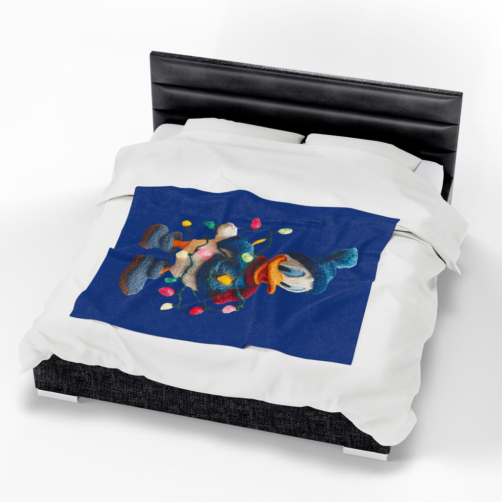 Donald Duck Holiday Plush Blanket  Festive Christmas Lights Velveteen Throw