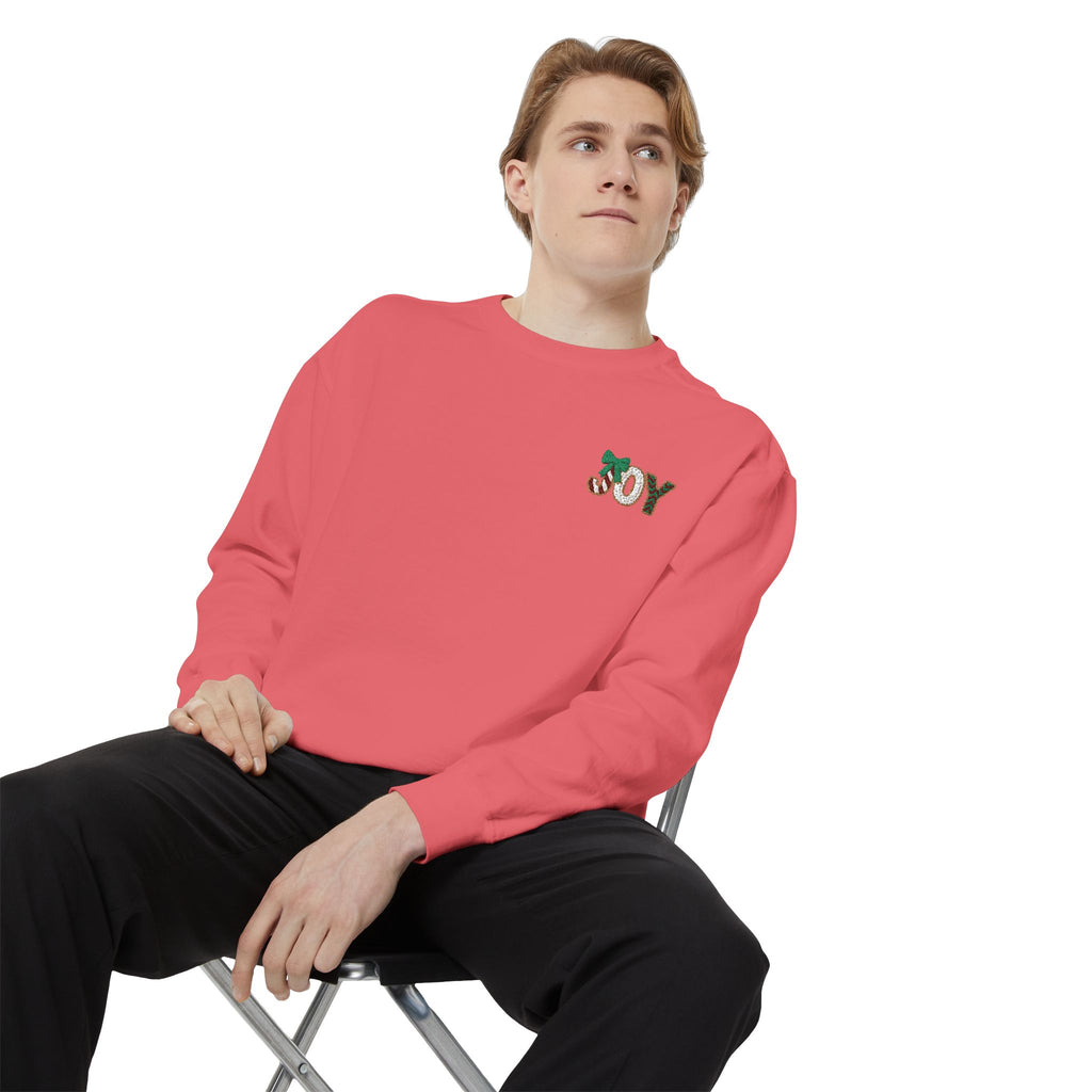 JOY Floral Crewneck Sweatshirt — Holiday Botanical Graphic Christmas T-Shirt & Sweater