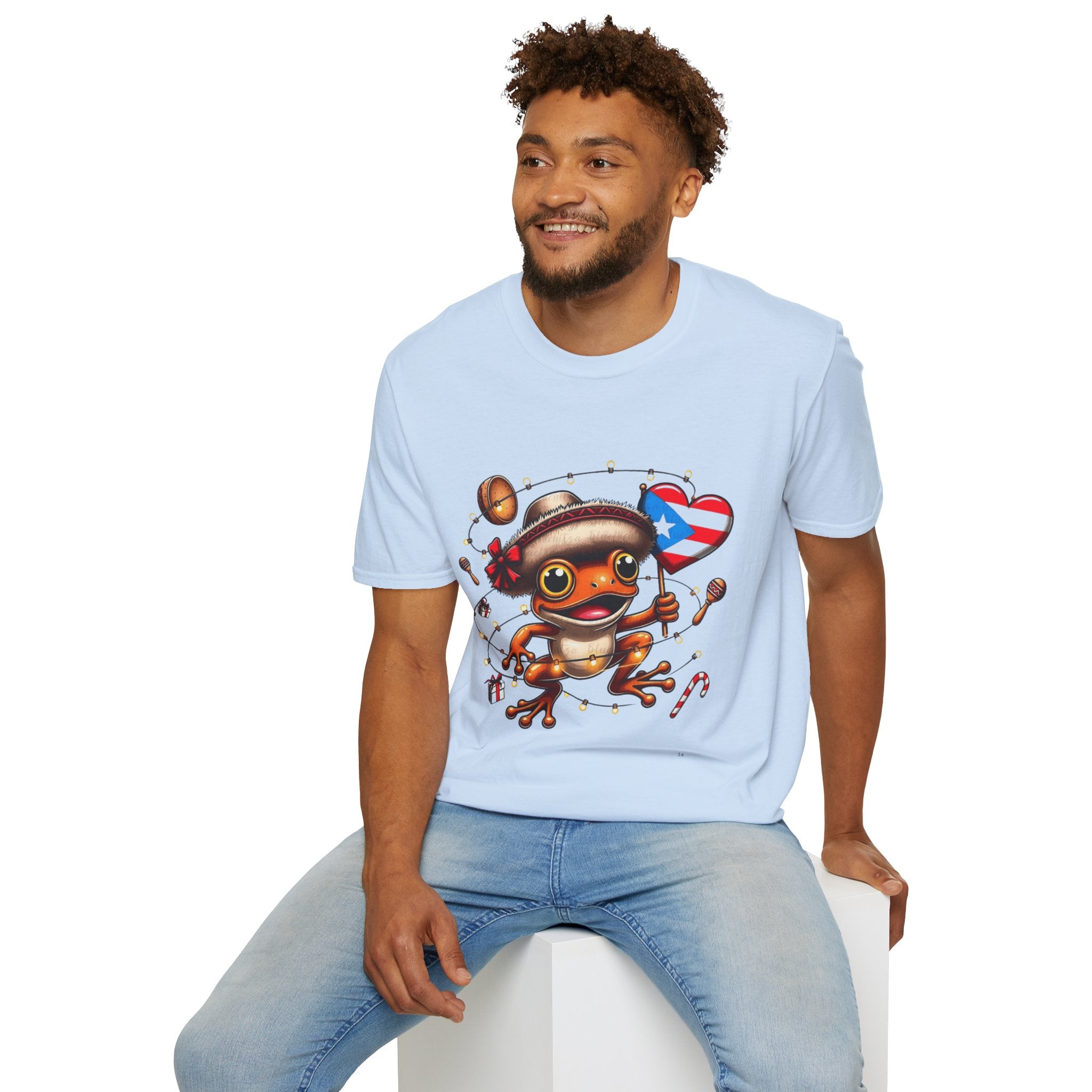 Puerto Rico Frog Holiday T-Shirt  Cute Coquí with Flag Heart (Christmas) Puerto Rico Navidades