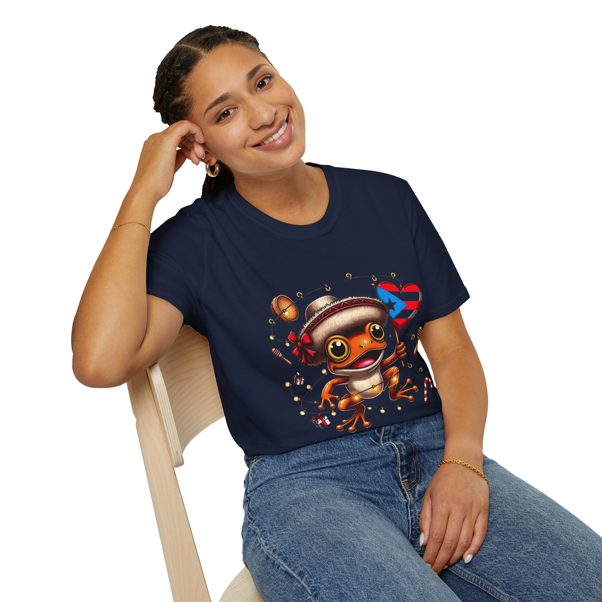 Puerto Rico Frog Holiday T-Shirt  Cute Coquí with Flag Heart (Christmas) Puerto Rico Navidades