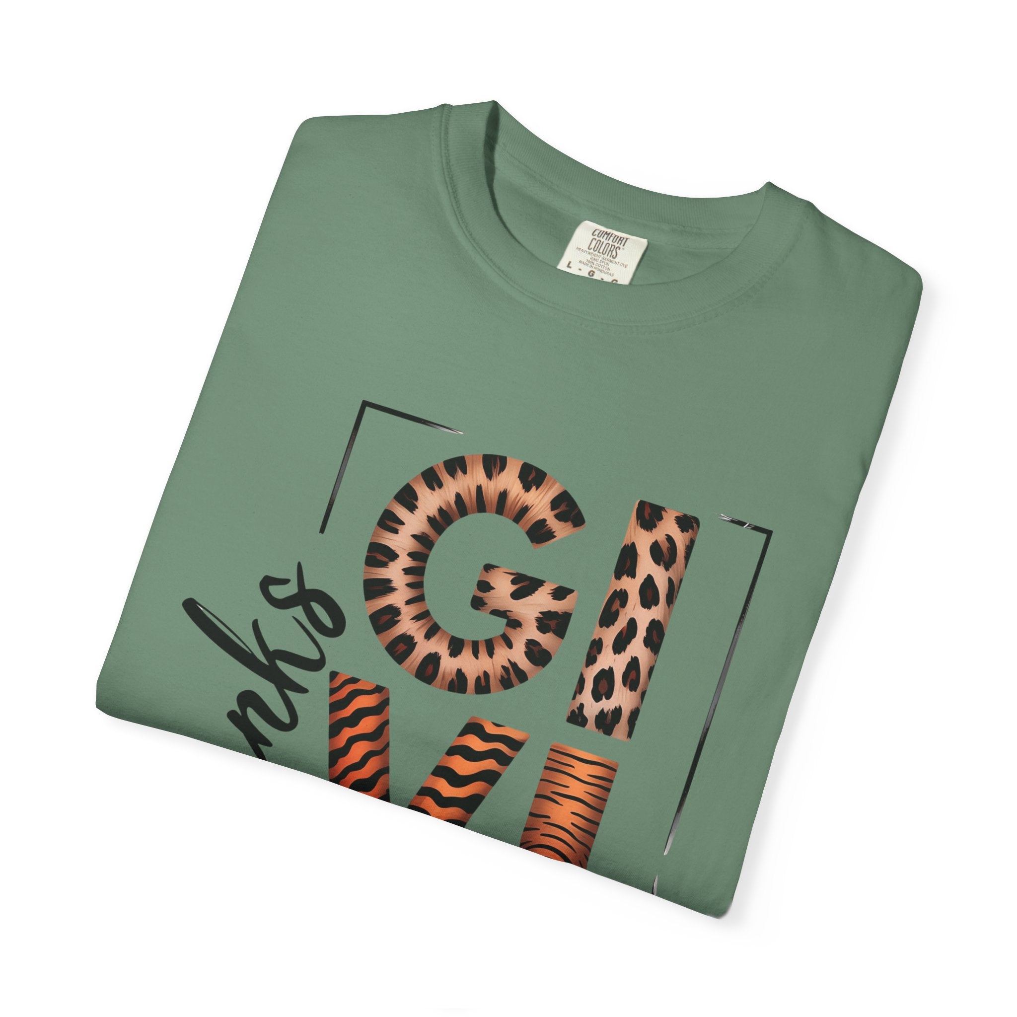 Fall T-Shirts and Sweatshirts Collection Giving Thanks T-Shirt Thanksgiving Graphic Tee with Leopard & Wood Pattern Letters