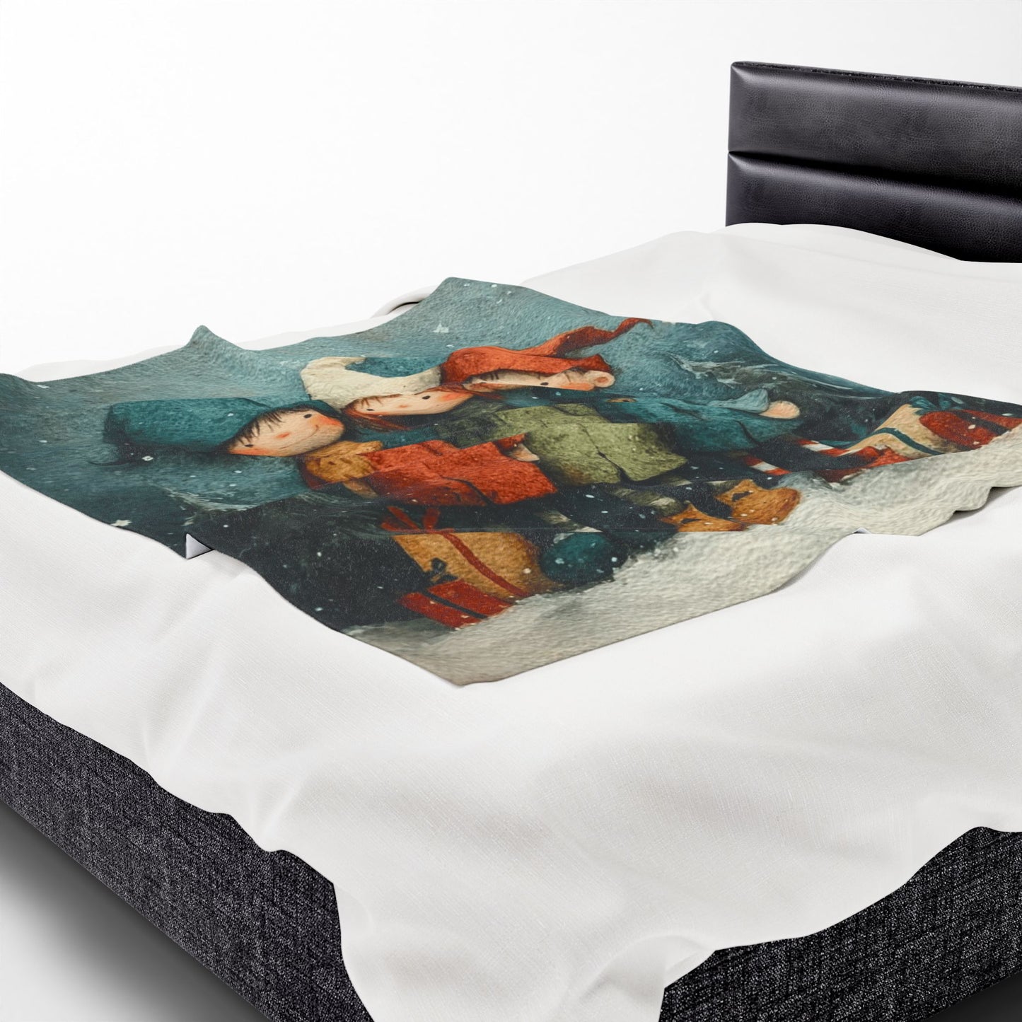 Christmas Elf Trio Velveteen Plush Blanket – Cozy Holiday Kids Throw