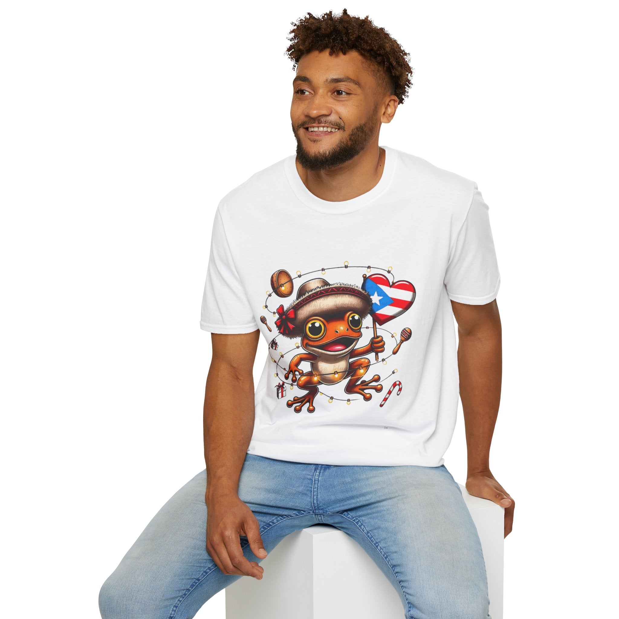 Puerto Rico Frog Holiday T-Shirt  Cute Coquí with Flag Heart (Christmas) Puerto Rico Navidades