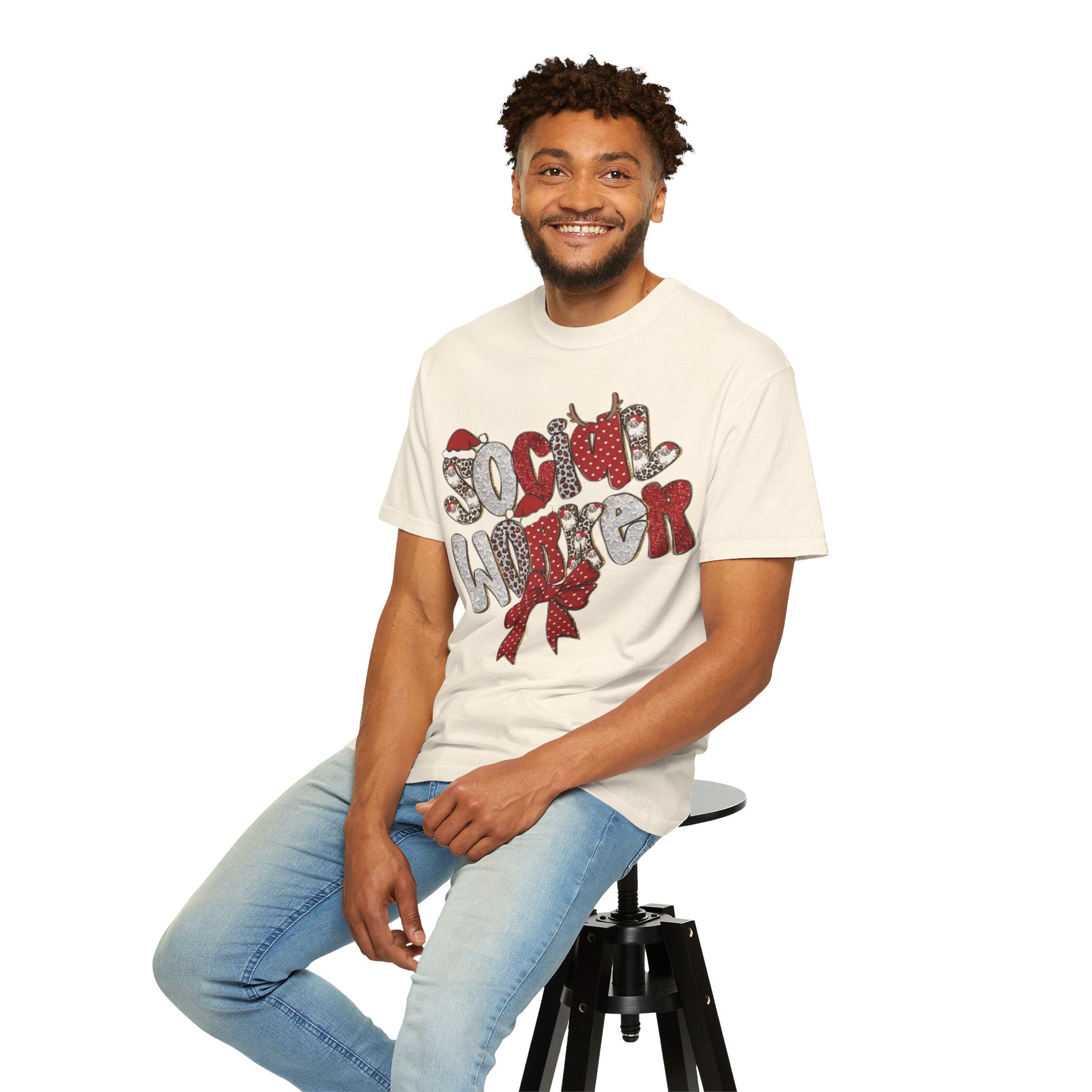 Social Worker Christmas T-Shirt  Festive Holiday Graphic Tee