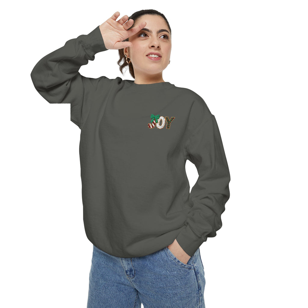 JOY Floral Crewneck Sweatshirt — Holiday Botanical Graphic Christmas T-Shirt & Sweater