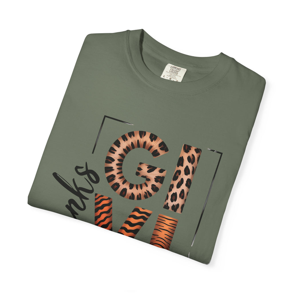 Fall T-Shirts and Sweatshirts Collection Giving Thanks T-Shirt Thanksgiving Graphic Tee with Leopard & Wood Pattern Letters