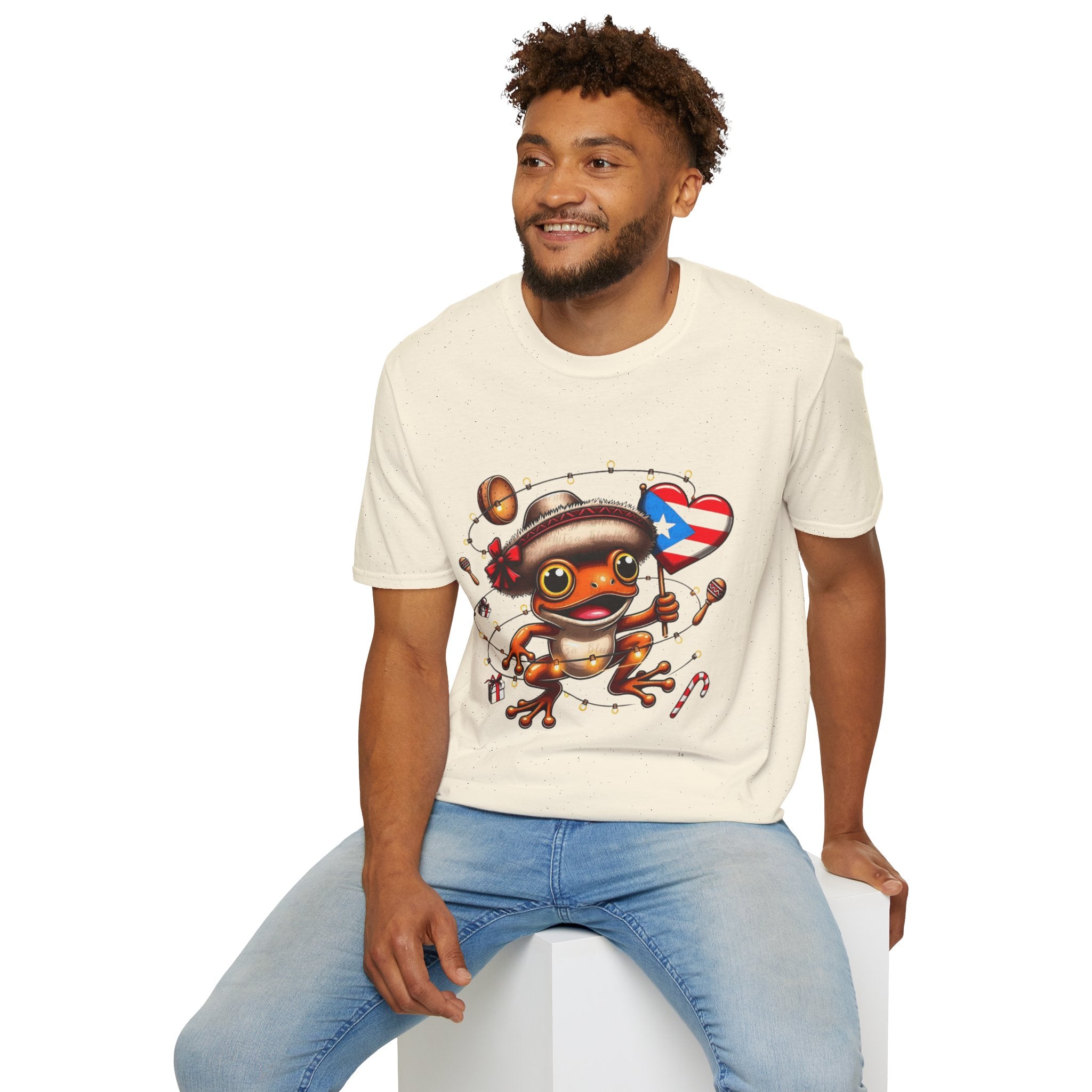 Puerto Rico Frog Holiday T-Shirt  Cute Coquí with Flag Heart (Christmas) Puerto Rico Navidades