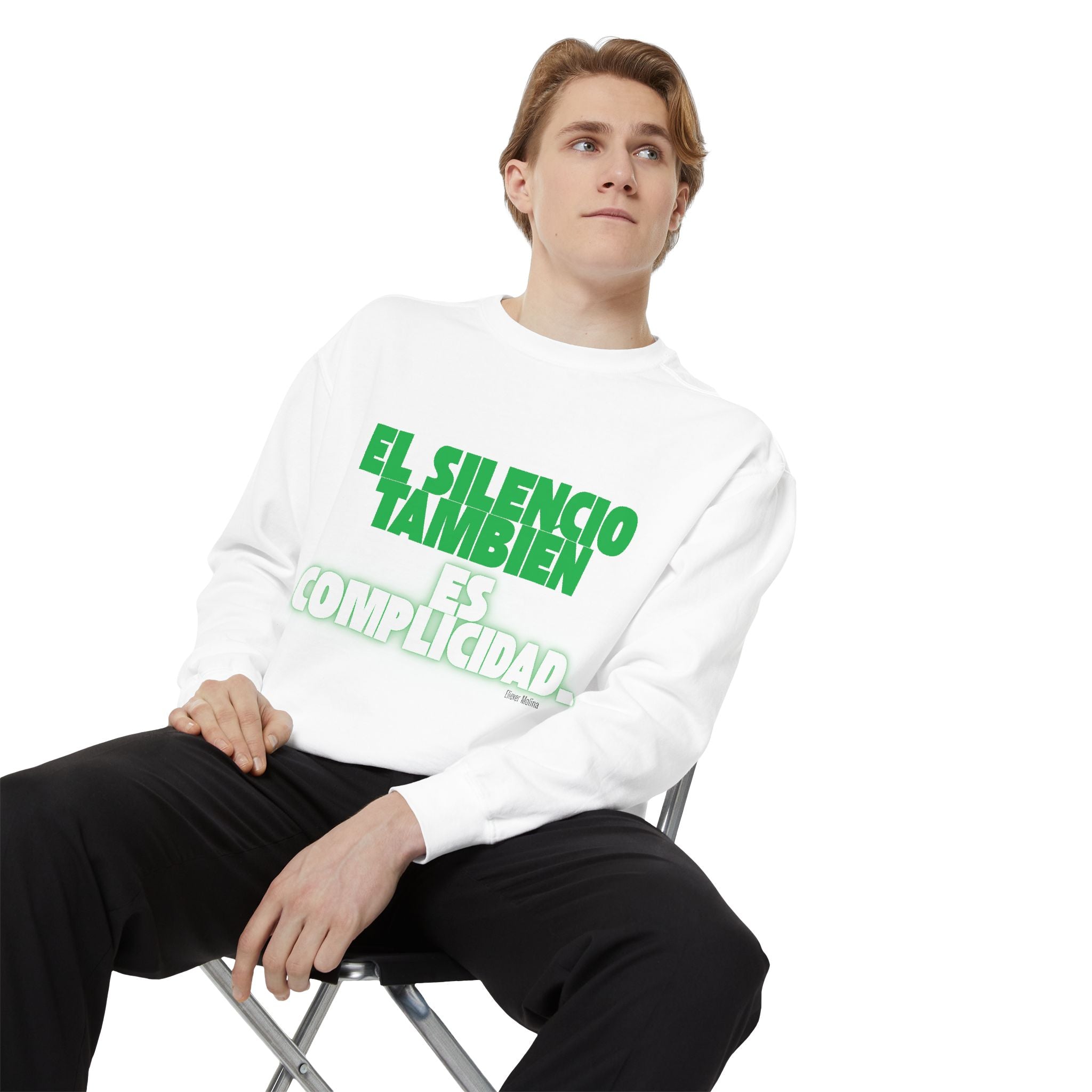 Sweatshirt  "El silencio también es complicidad" Spanish Protest Crewneck