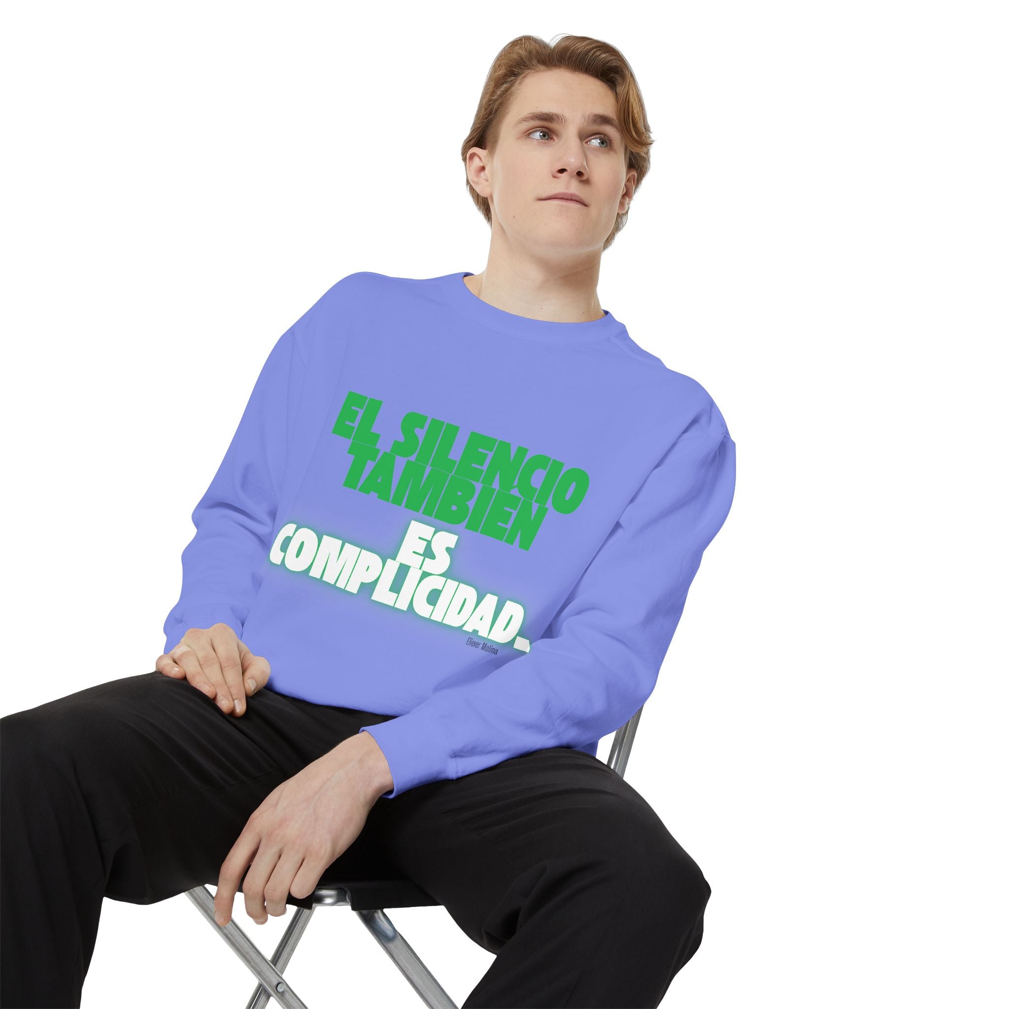 Sweatshirt  "El silencio también es complicidad" Spanish Protest Crewneck