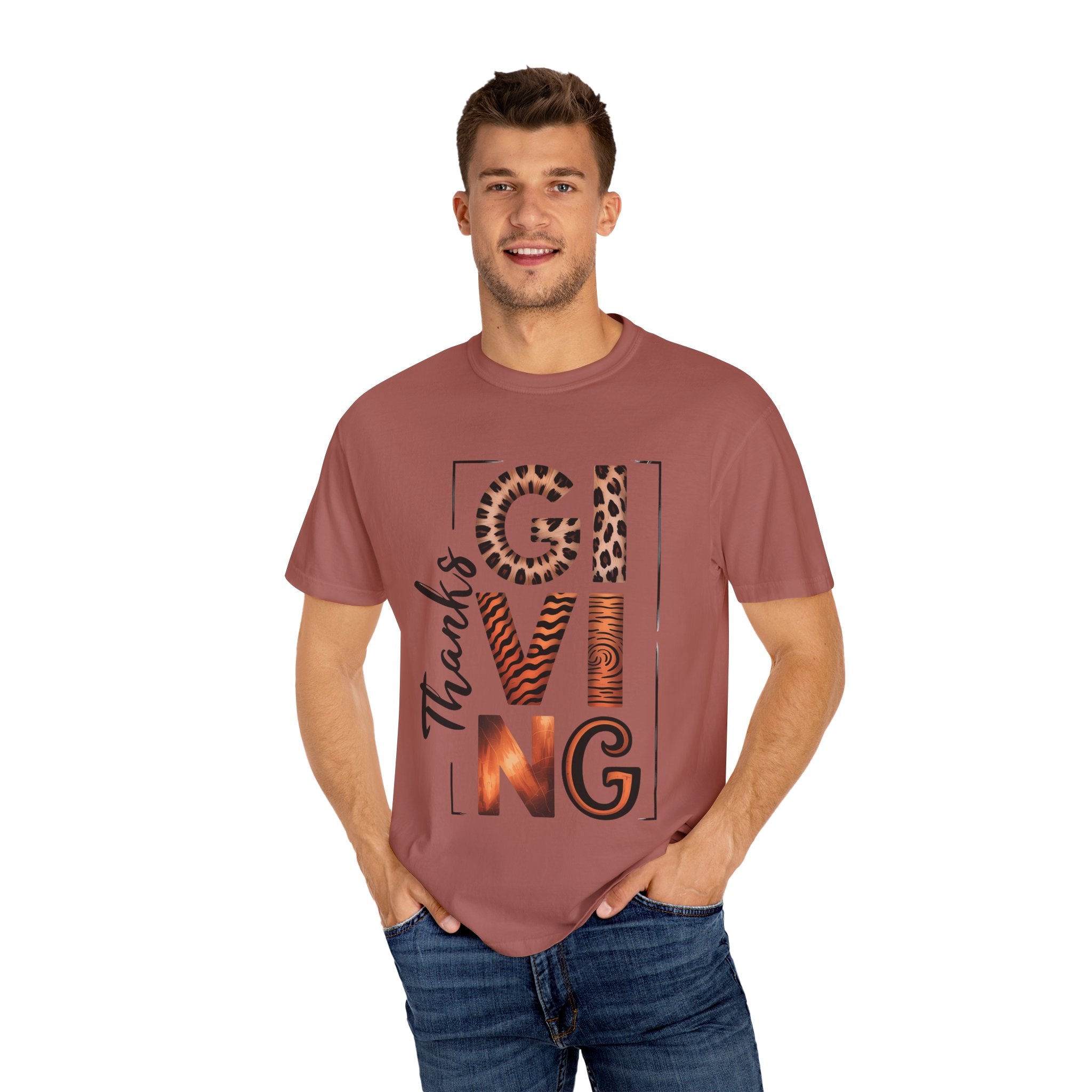 Fall T-Shirts and Sweatshirts Collection Giving Thanks T-Shirt Thanksgiving Graphic Tee with Leopard & Wood Pattern Letters