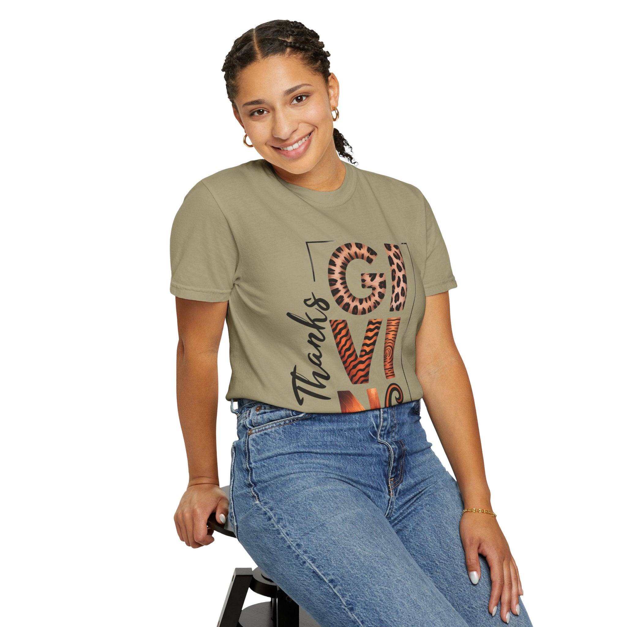 Fall T-Shirts and Sweatshirts Collection Giving Thanks T-Shirt Thanksgiving Graphic Tee with Leopard & Wood Pattern Letters