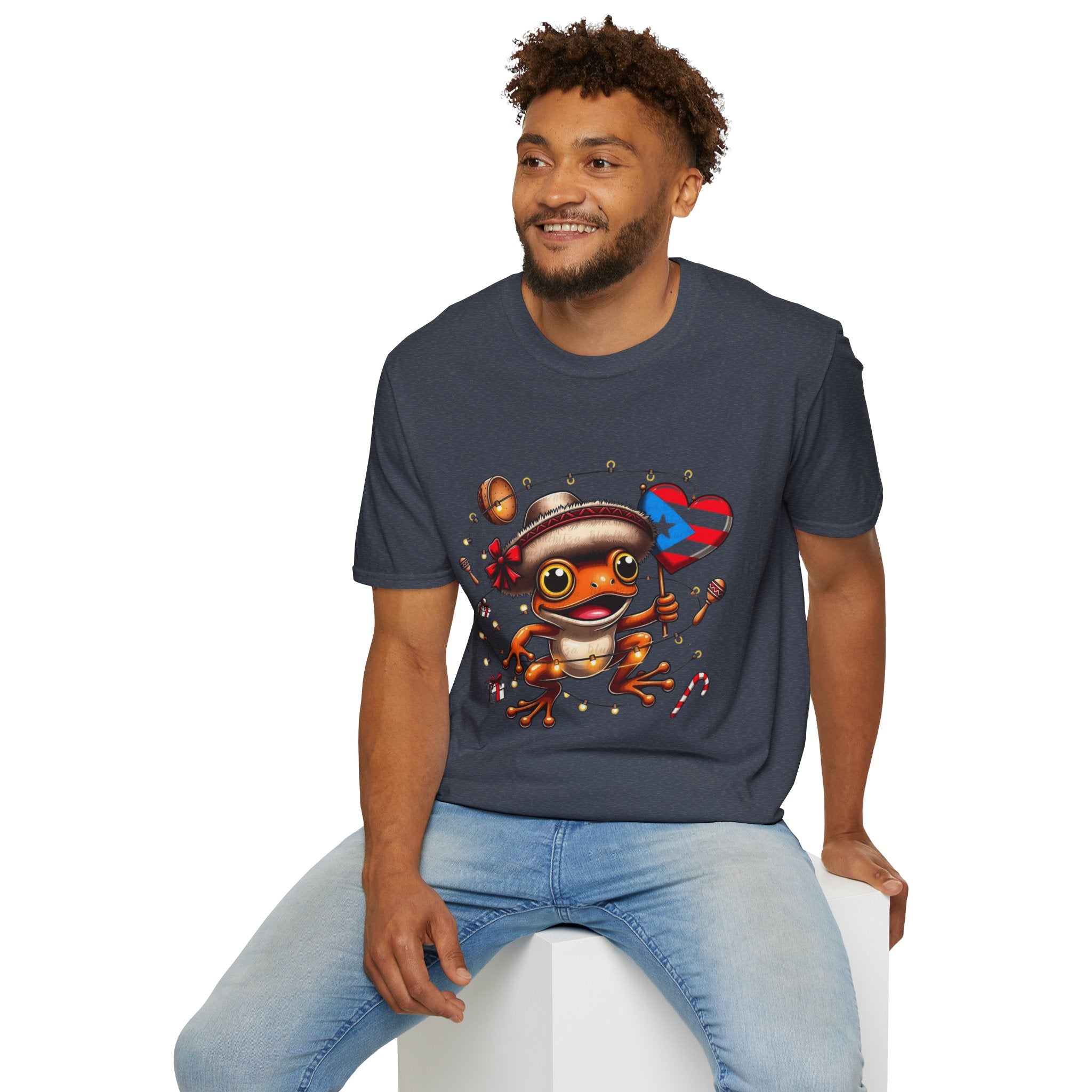 Puerto Rico Frog Holiday T-Shirt  Cute Coquí with Flag Heart (Christmas) Puerto Rico Navidades