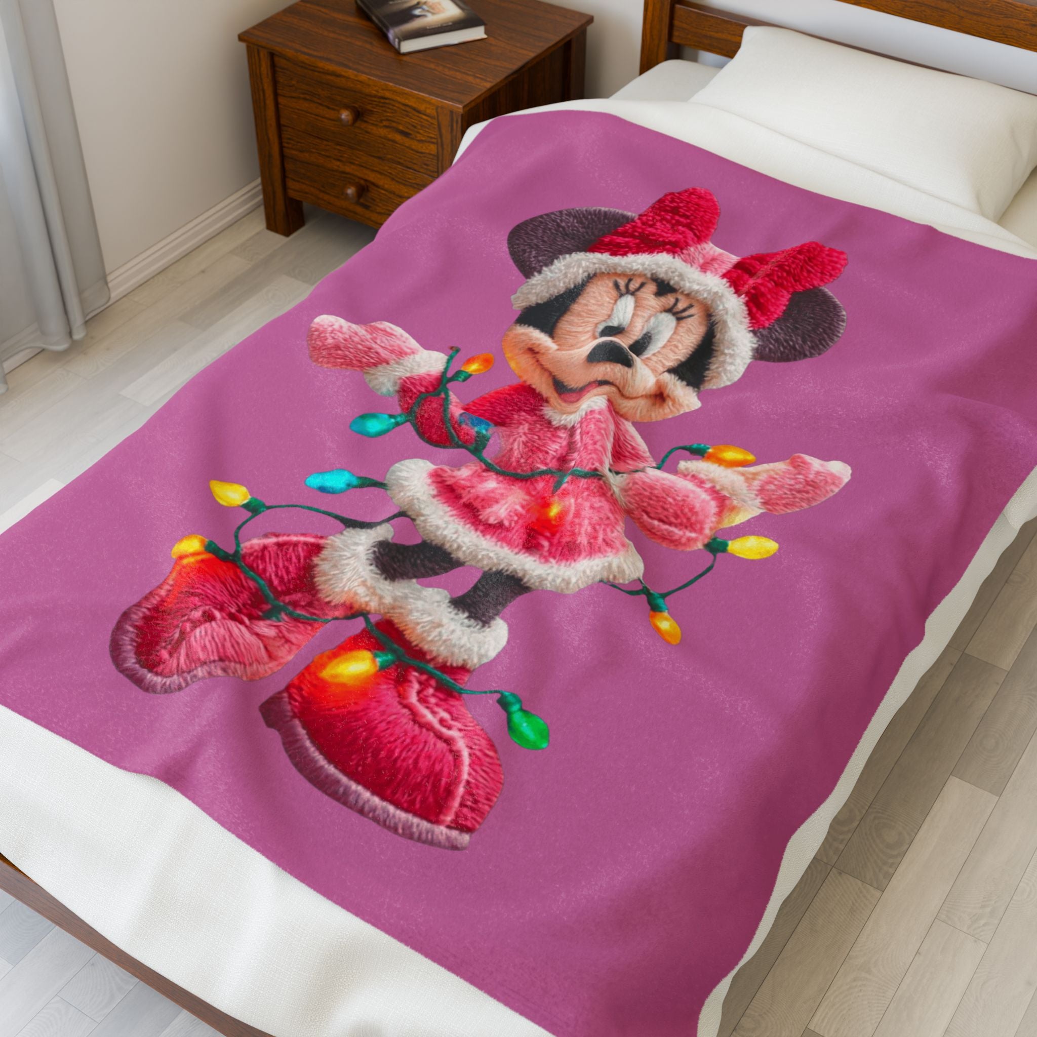 Magical Christmas Cartoon Blanket Plush Holiday Blanket  Festive Minnie Mouse with Christmas Lights