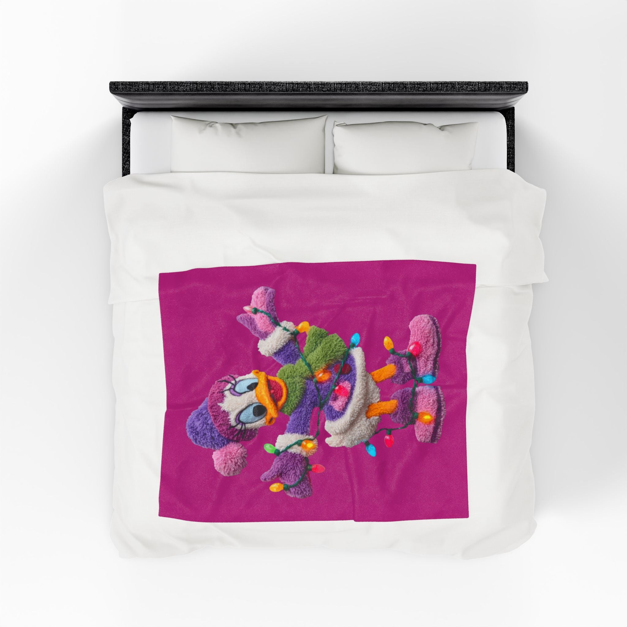 Daisy Duck Holiday Velveteen Plush Blanket — Cozy Christmas Lights Throw for Kids & Fans