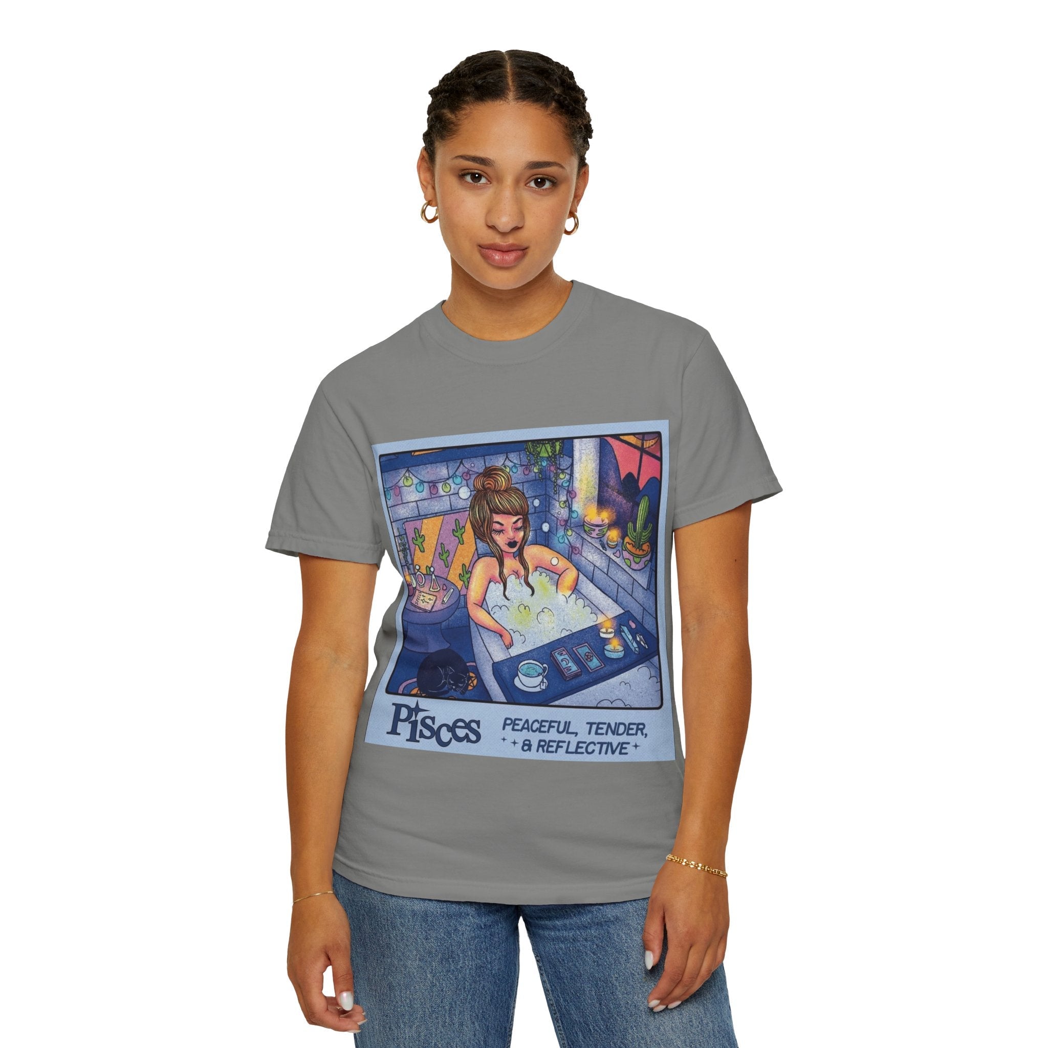 Creepin' It Real – October Essential Tee Astrology Pisces T-Shirt, Unisex Astrology Shirt, Unique Zodiac Tee, Gift for Pisces, Horoscope Apparel, Zodiac Sign T-Shirt - Metamorphosis Creations