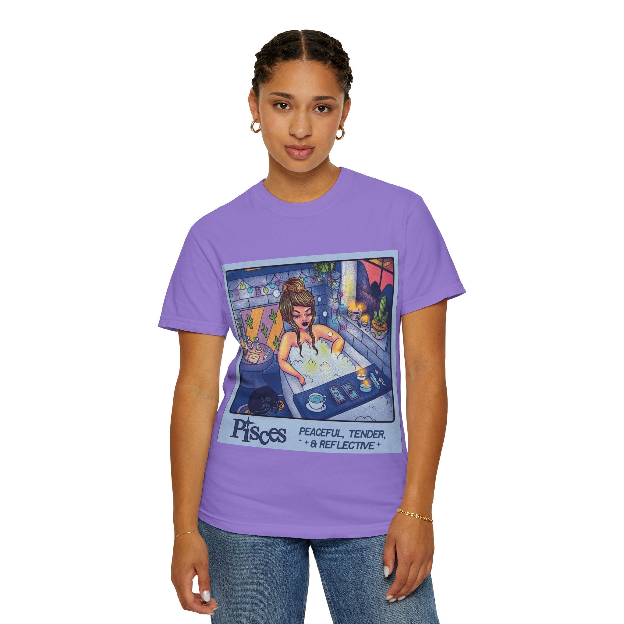 Creepin' It Real – October Essential Tee Astrology Pisces T-Shirt, Unisex Astrology Shirt, Unique Zodiac Tee, Gift for Pisces, Horoscope Apparel, Zodiac Sign T-Shirt - Metamorphosis Creations