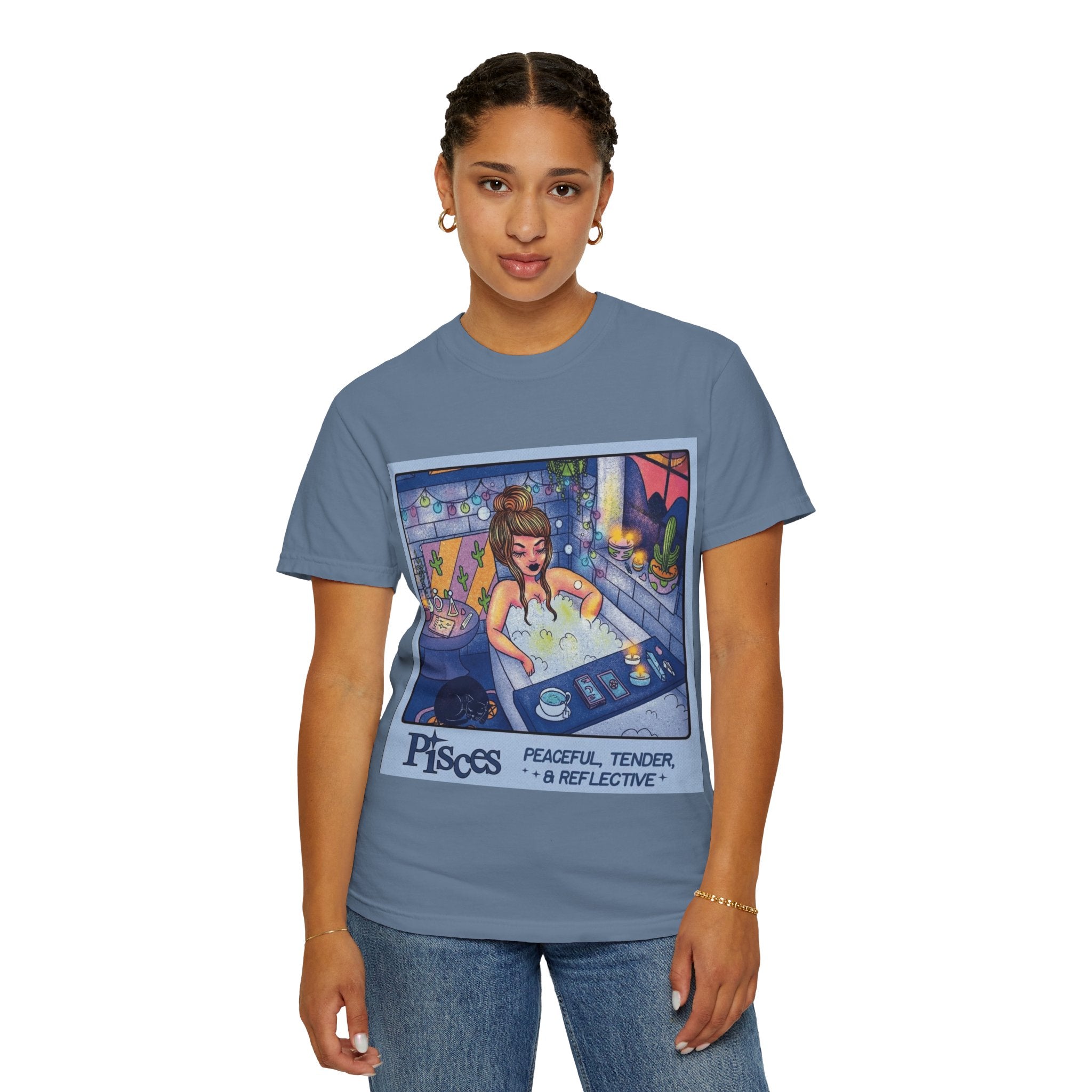 Creepin' It Real – October Essential Tee Astrology Pisces T-Shirt, Unisex Astrology Shirt, Unique Zodiac Tee, Gift for Pisces, Horoscope Apparel, Zodiac Sign T-Shirt - Metamorphosis Creations