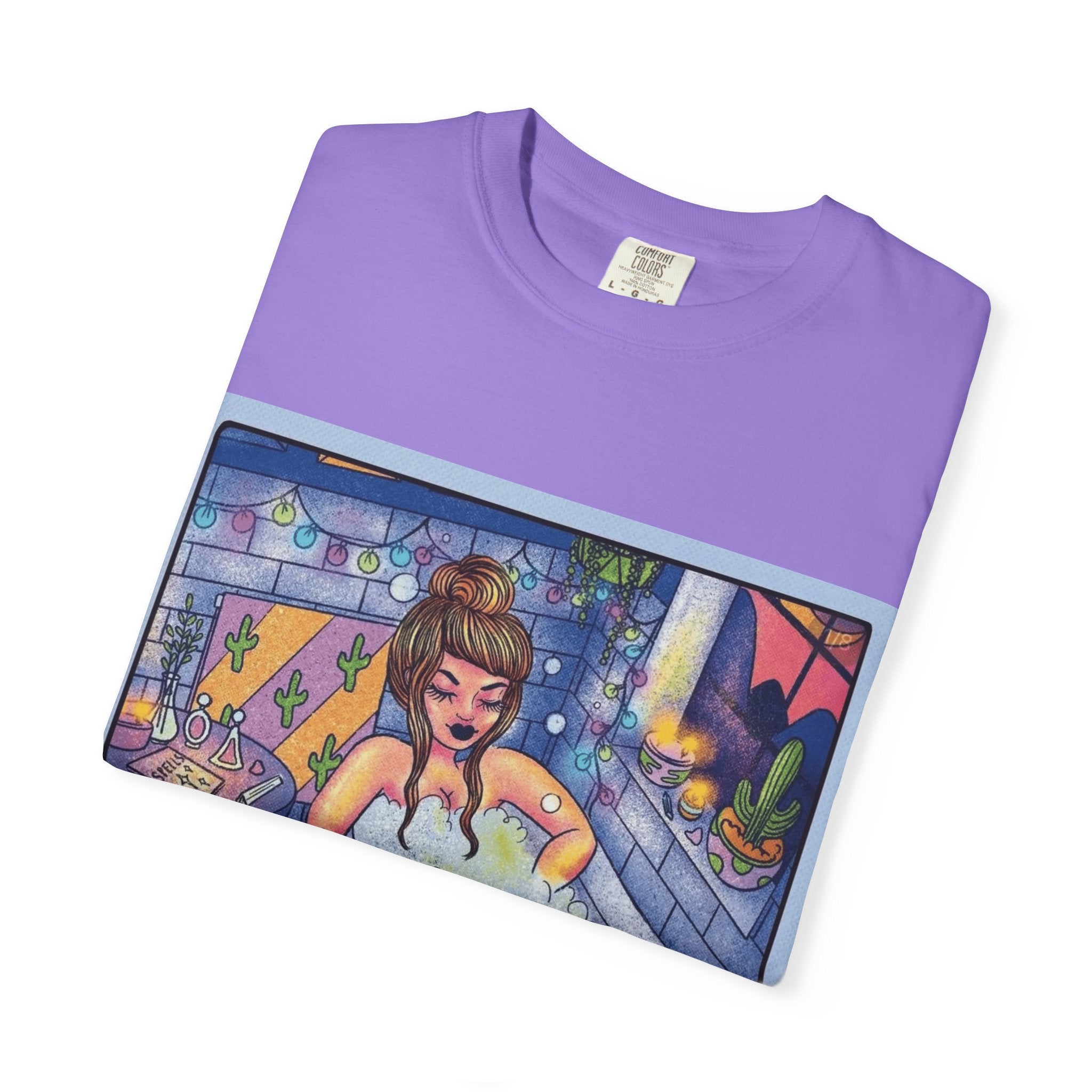 Creepin' It Real – October Essential Tee Astrology Pisces T-Shirt, Unisex Astrology Shirt, Unique Zodiac Tee, Gift for Pisces, Horoscope Apparel, Zodiac Sign T-Shirt - Metamorphosis Creations