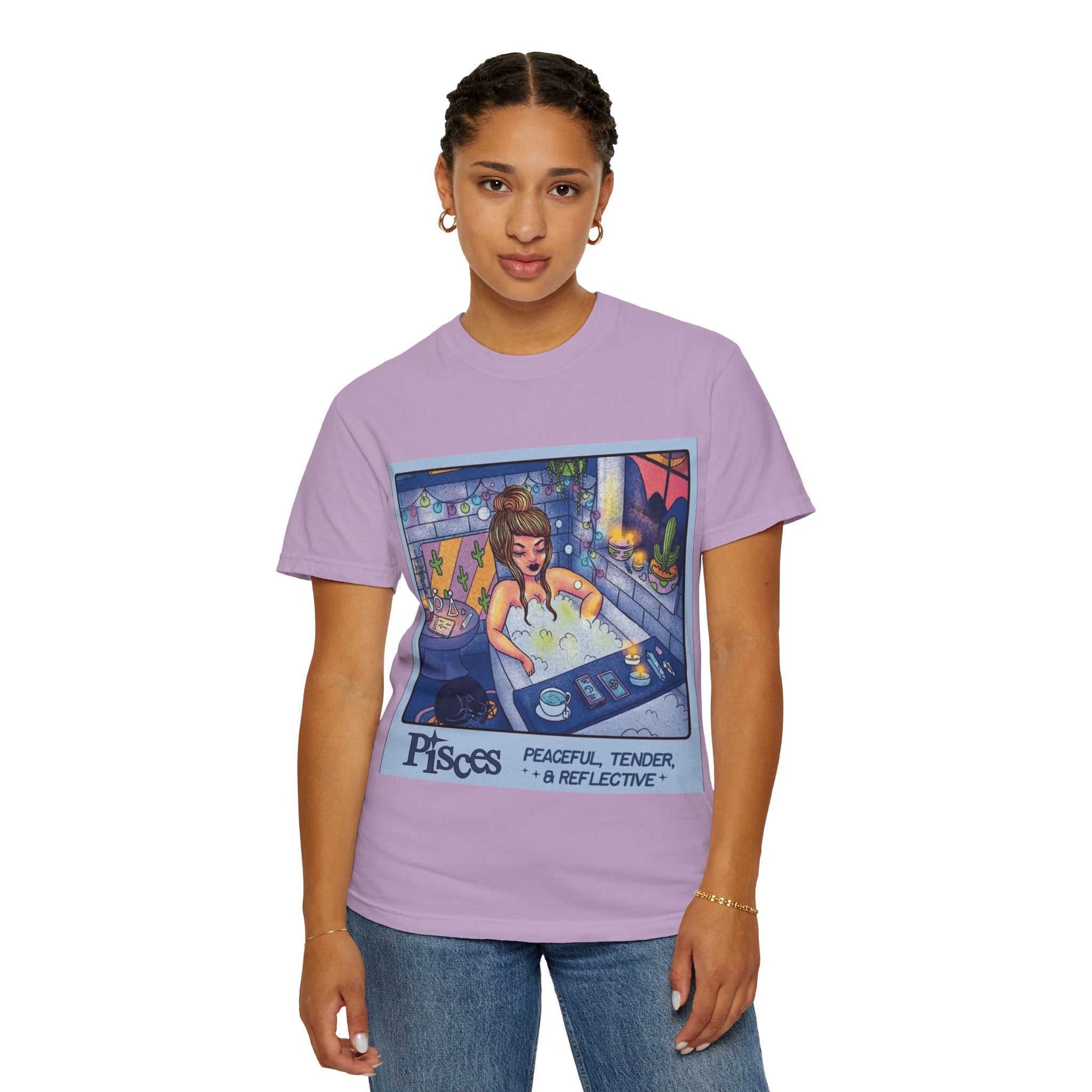 Creepin' It Real – October Essential Tee Astrology Pisces T-Shirt, Unisex Astrology Shirt, Unique Zodiac Tee, Gift for Pisces, Horoscope Apparel, Zodiac Sign T-Shirt - Metamorphosis Creations