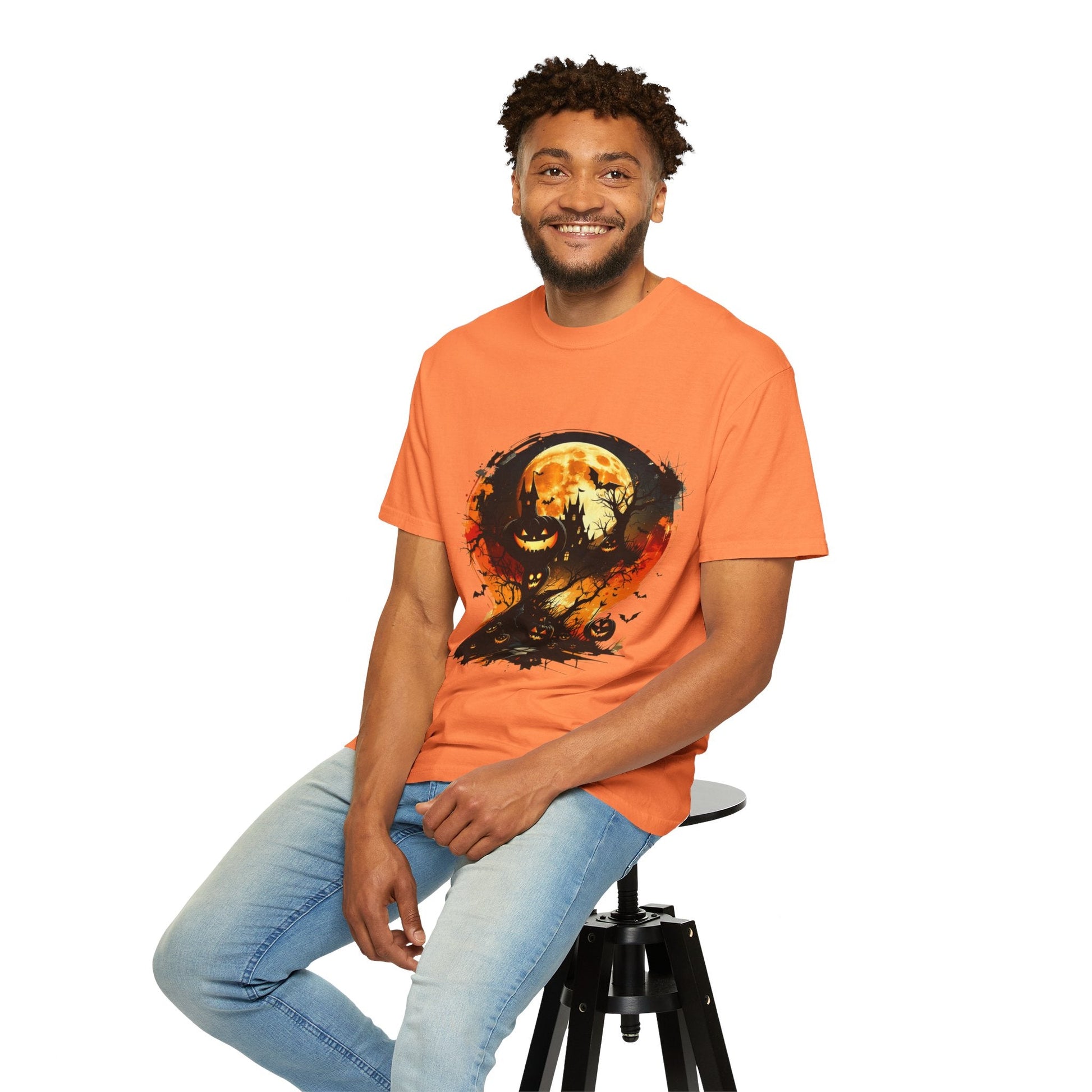 Halloween Moon Graphic T-shirt, Unisex Spooky Shirt, Fall Outfit, October Fest Tee, Halloween Party Wear, Trick or Treat T-shirt - Metamorphosis Creations