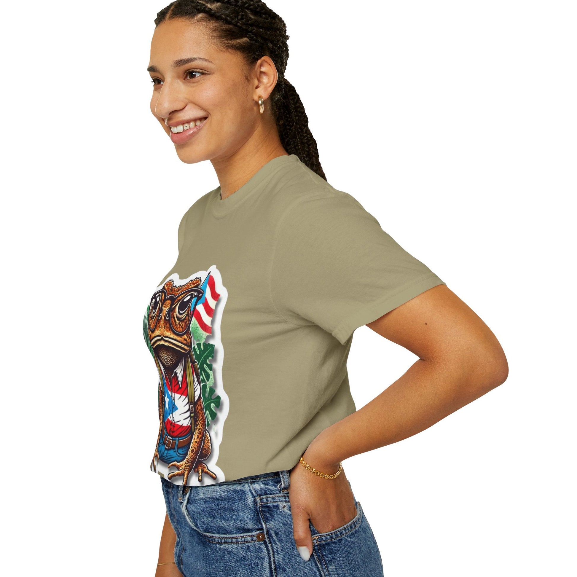 Puerto rico Patriotic Frog T-Shirt, Unisex Garment - Dyed Tee for Nature Lovers, Summer Parties, Luce tu orgullo puertorriqueño con estilo PR - Metamorphosis Creations