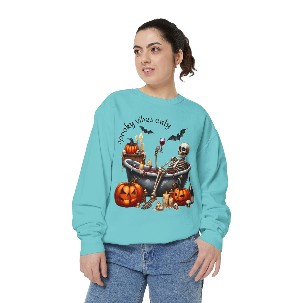 Spooky Vibes Only Sweatshirt, Halloween Sweatshirt, Unisex Fall Apparel, Cozy Trick or Treat Sweatshirt, Comfortable Halloween Gift, [...] - Metamorphosis Creations