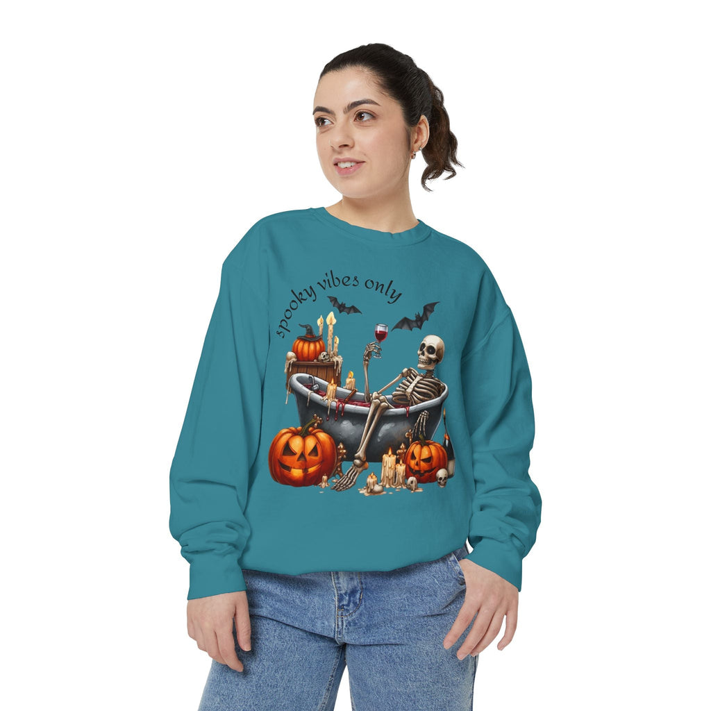 Spooky Vibes Only Sweatshirt, Halloween Sweatshirt, Unisex Fall Apparel, Cozy Trick or Treat Sweatshirt, Comfortable Halloween Gift, [...] - Metamorphosis Creations