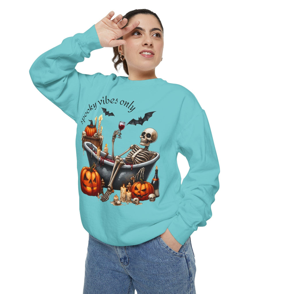 Spooky Vibes Only Sweatshirt, Halloween Sweatshirt, Unisex Fall Apparel, Cozy Trick or Treat Sweatshirt, Comfortable Halloween Gift, [...] - Metamorphosis Creations