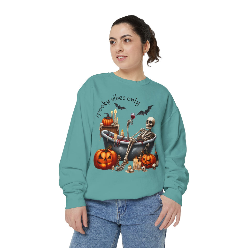 Spooky Vibes Only Sweatshirt, Halloween Sweatshirt, Unisex Fall Apparel, Cozy Trick or Treat Sweatshirt, Comfortable Halloween Gift, [...] - Metamorphosis Creations