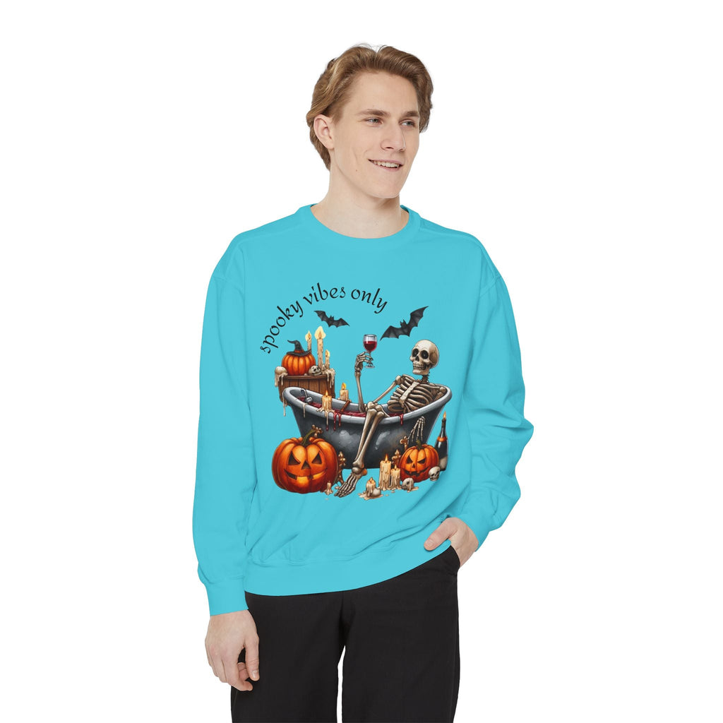 Spooky Vibes Only Sweatshirt, Halloween Sweatshirt, Unisex Fall Apparel, Cozy Trick or Treat Sweatshirt, Comfortable Halloween Gift, [...] - Metamorphosis Creations