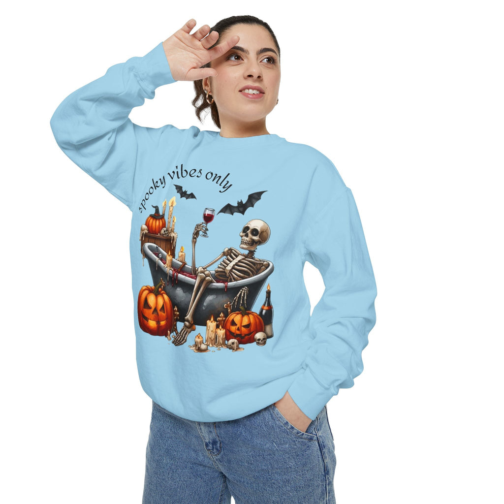 Spooky Vibes Only Sweatshirt, Halloween Sweatshirt, Unisex Fall Apparel, Cozy Trick or Treat Sweatshirt, Comfortable Halloween Gift, [...] - Metamorphosis Creations