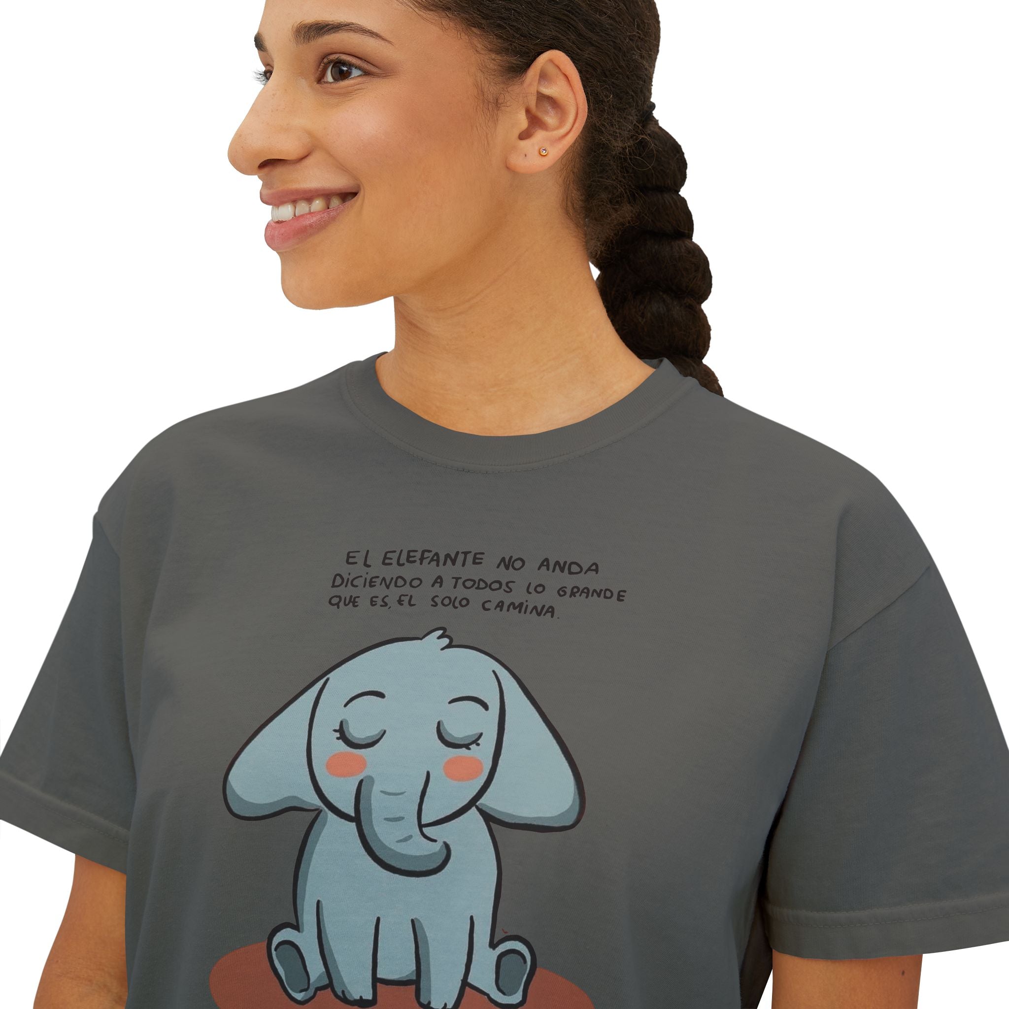 🌸 🧘‍♀️ Viste tu paz – Que tu energía hable primero Cute Elephant Women's Boxy Tee, Relaxed Fit Shirt, Gift for Animal Lovers, Casual Wear, - Metamorphosis Creations
